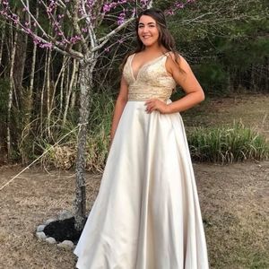 Meet your Posher, Tiffany